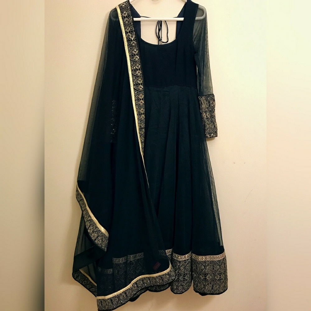 ANARKALI SALWAR KAMEEZ WITH BEAUTIFUL BORDERS